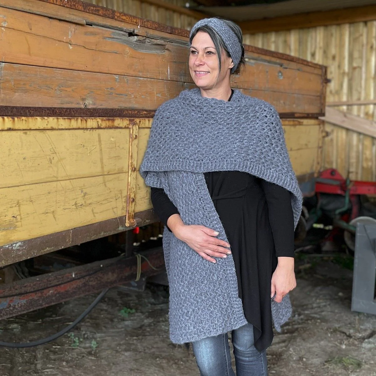 Fluffy Hygge - Ruana - Image 2