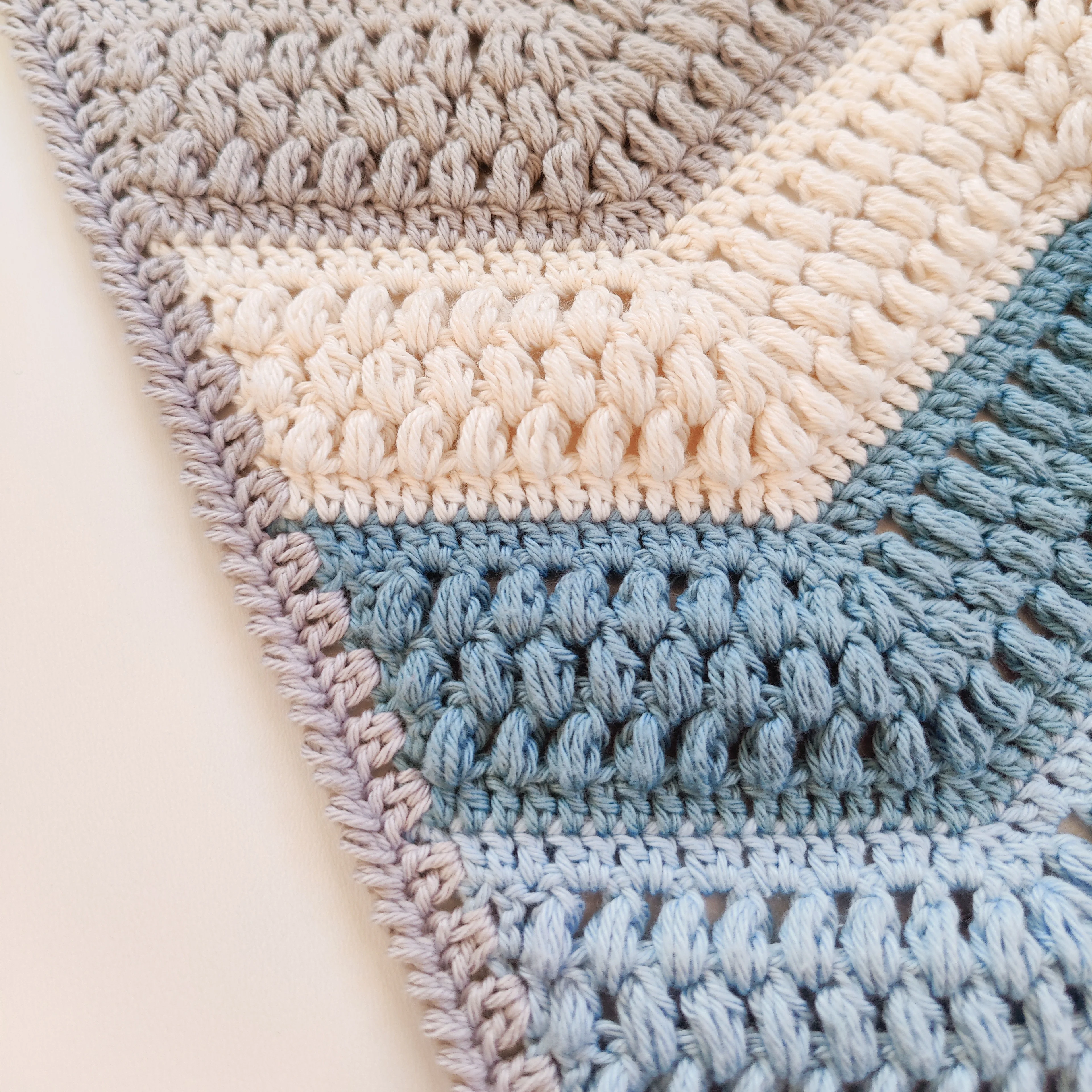 Calming Puff Wave - Blanket - Image 4