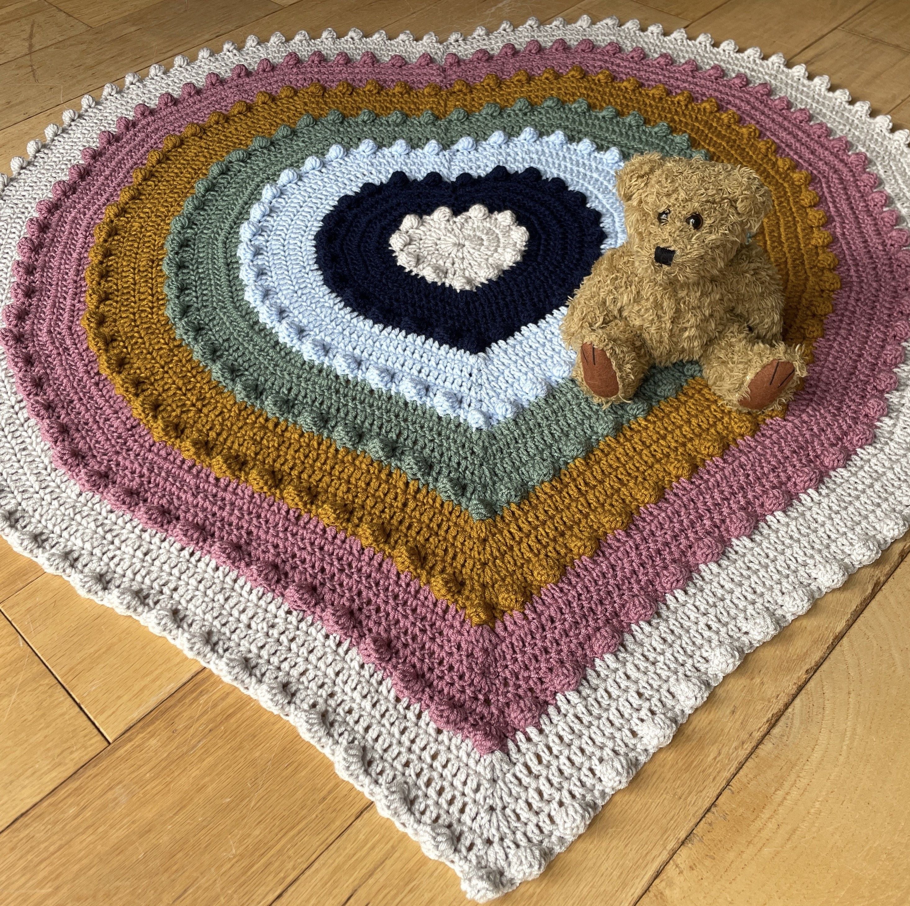 Atria Bobble Heart - Blanket - Image 5