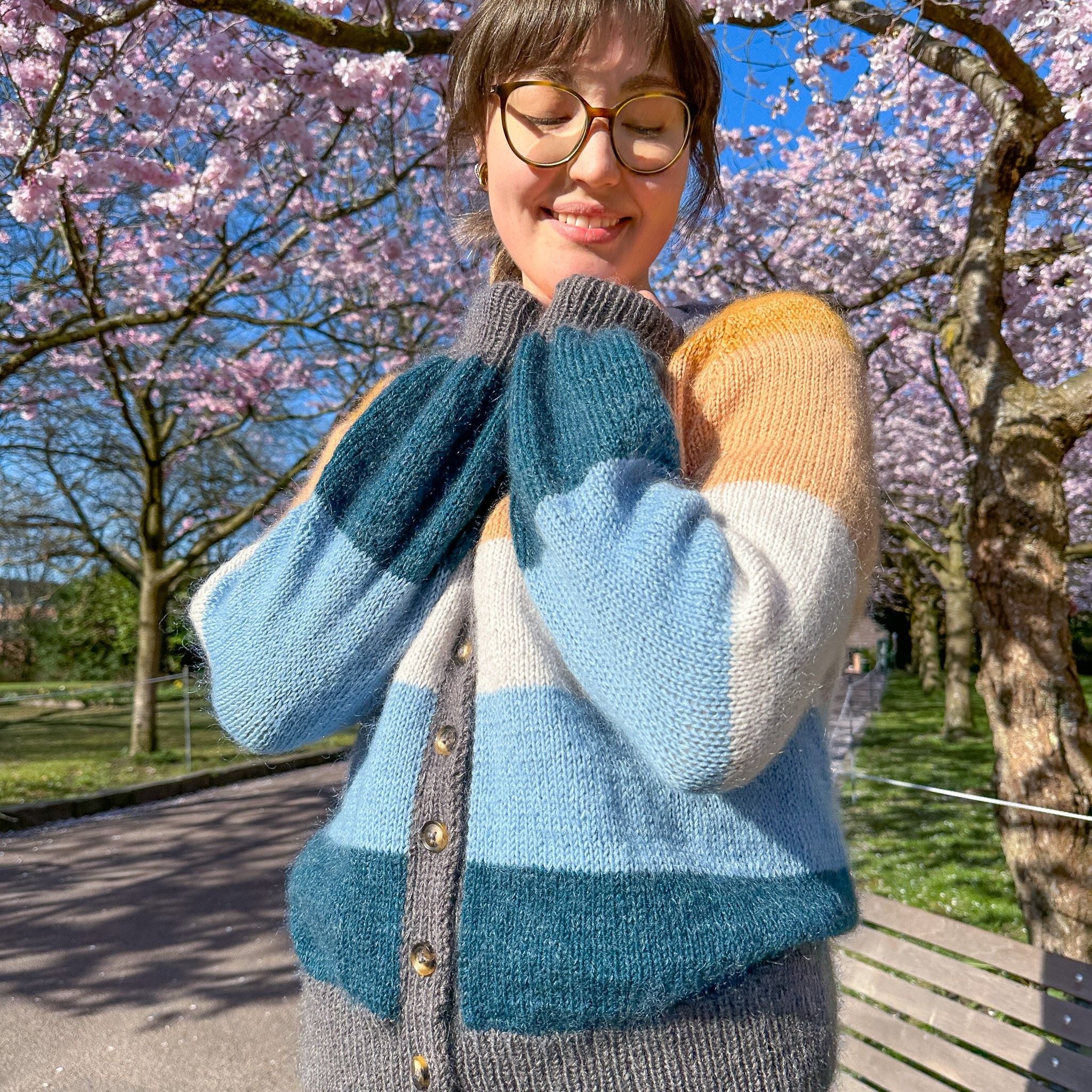 Brede Striber - Short Cardigan - Image 2