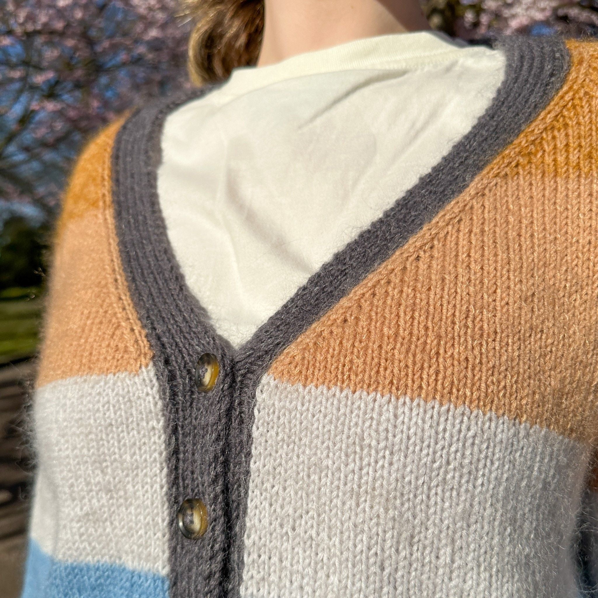 Brede Striber - Short Cardigan - Image 5