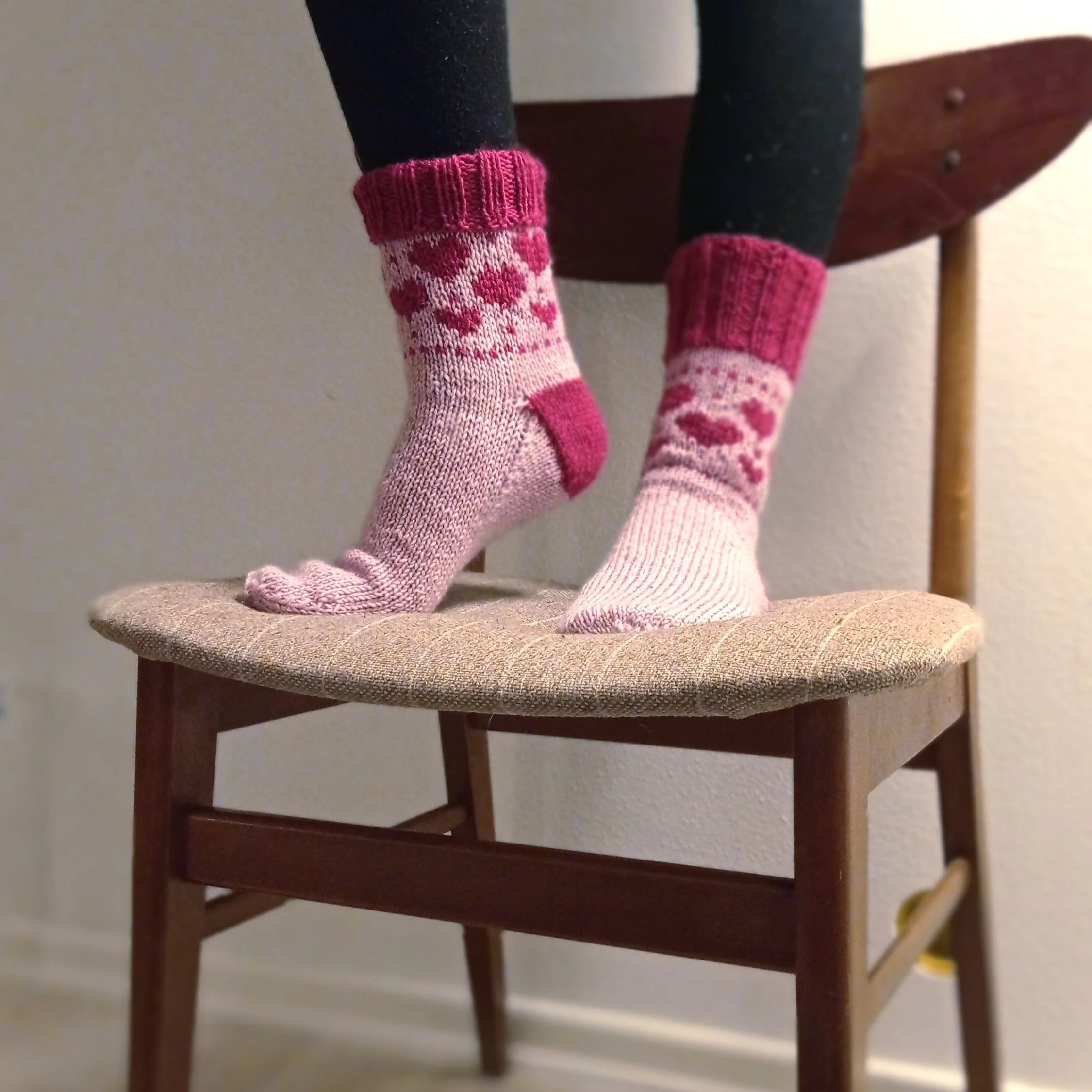 Cozy Valentine - Socks - Image 3