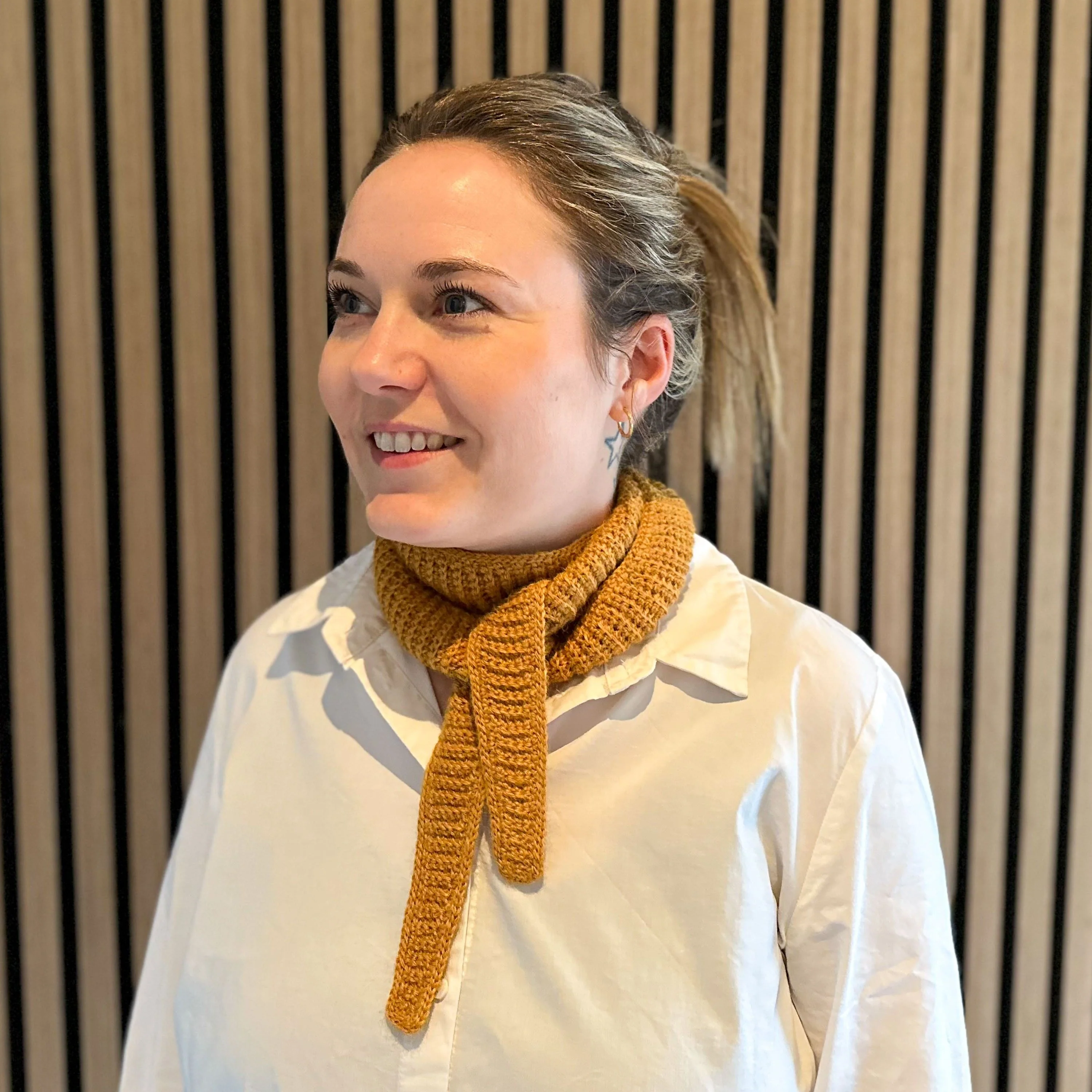 Simple Scarf - Image 2