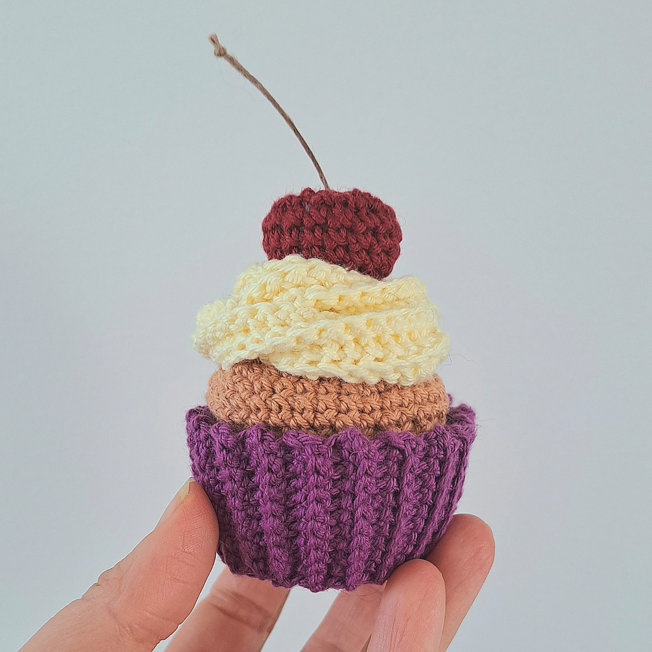 Cupcakes with cherries - Image 3