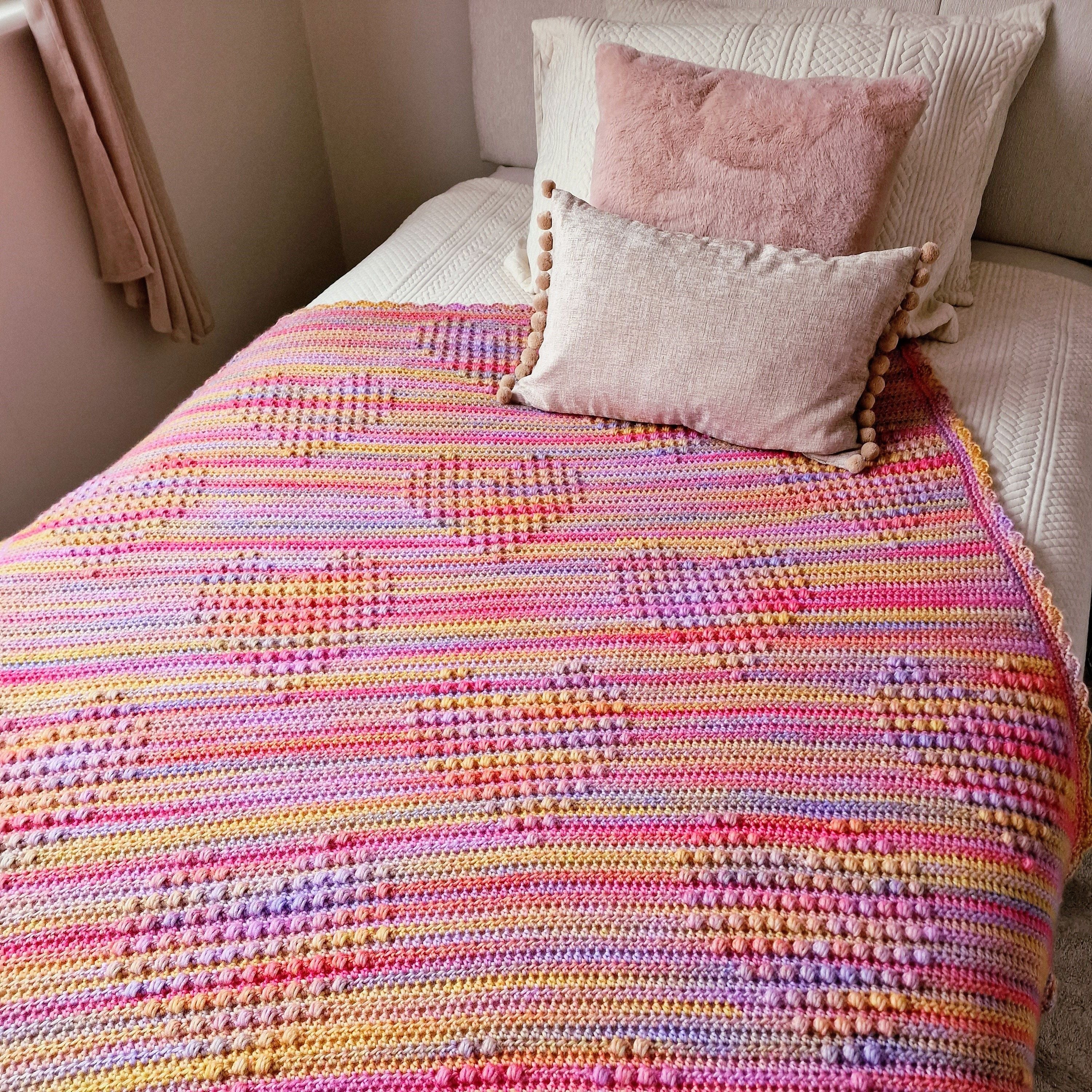 Hugs and Hearts - Blanket - Image 5