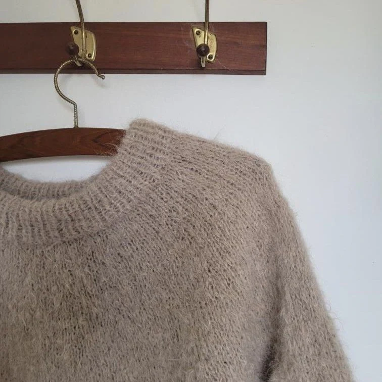Suri – Sweater - Image 12
