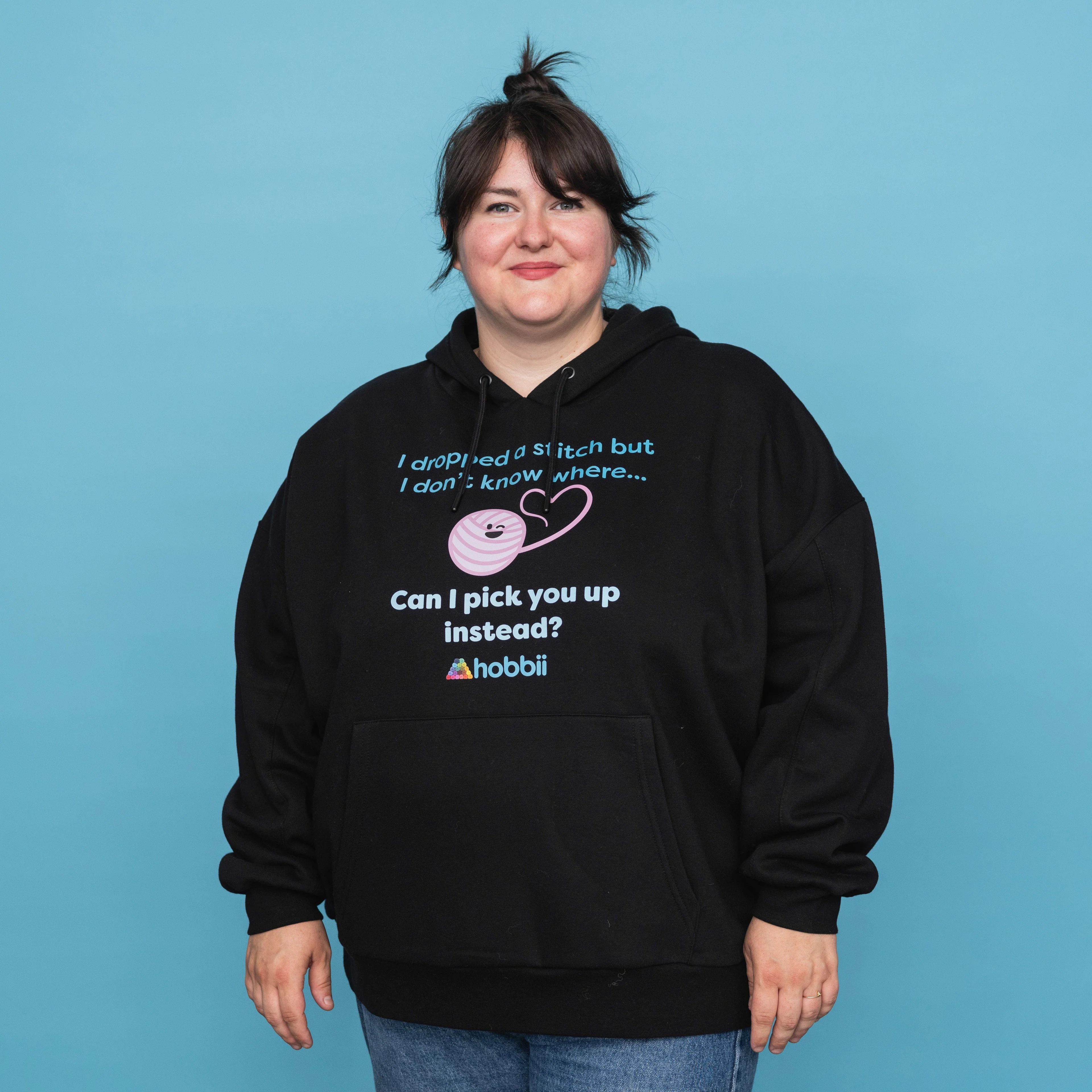 Dropped A Stitch Hoodie - Yarniis (Edizione limitata) - Image 2