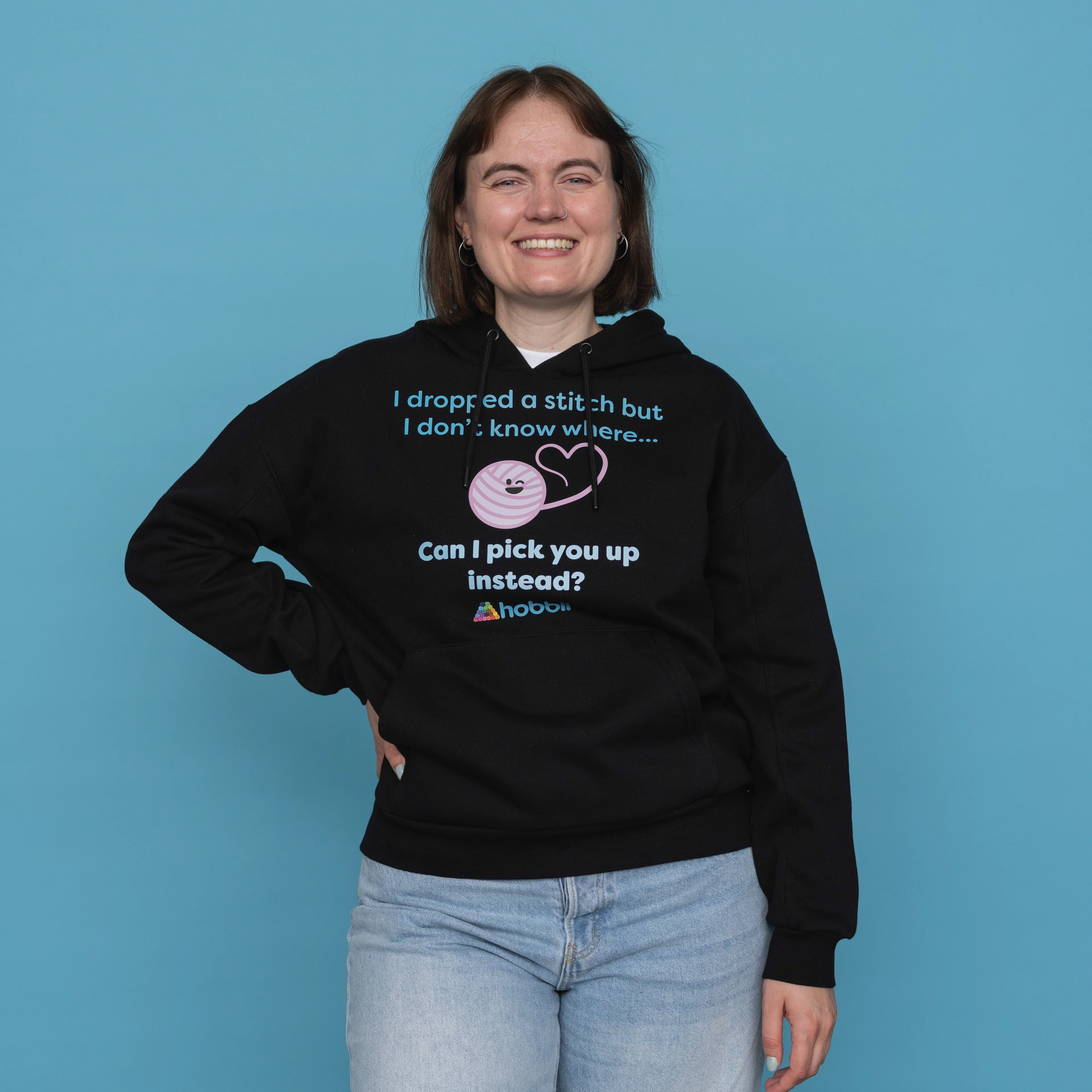 Dropped A Stitch Hoodie - Yarniis (Edizione limitata) - Image 3