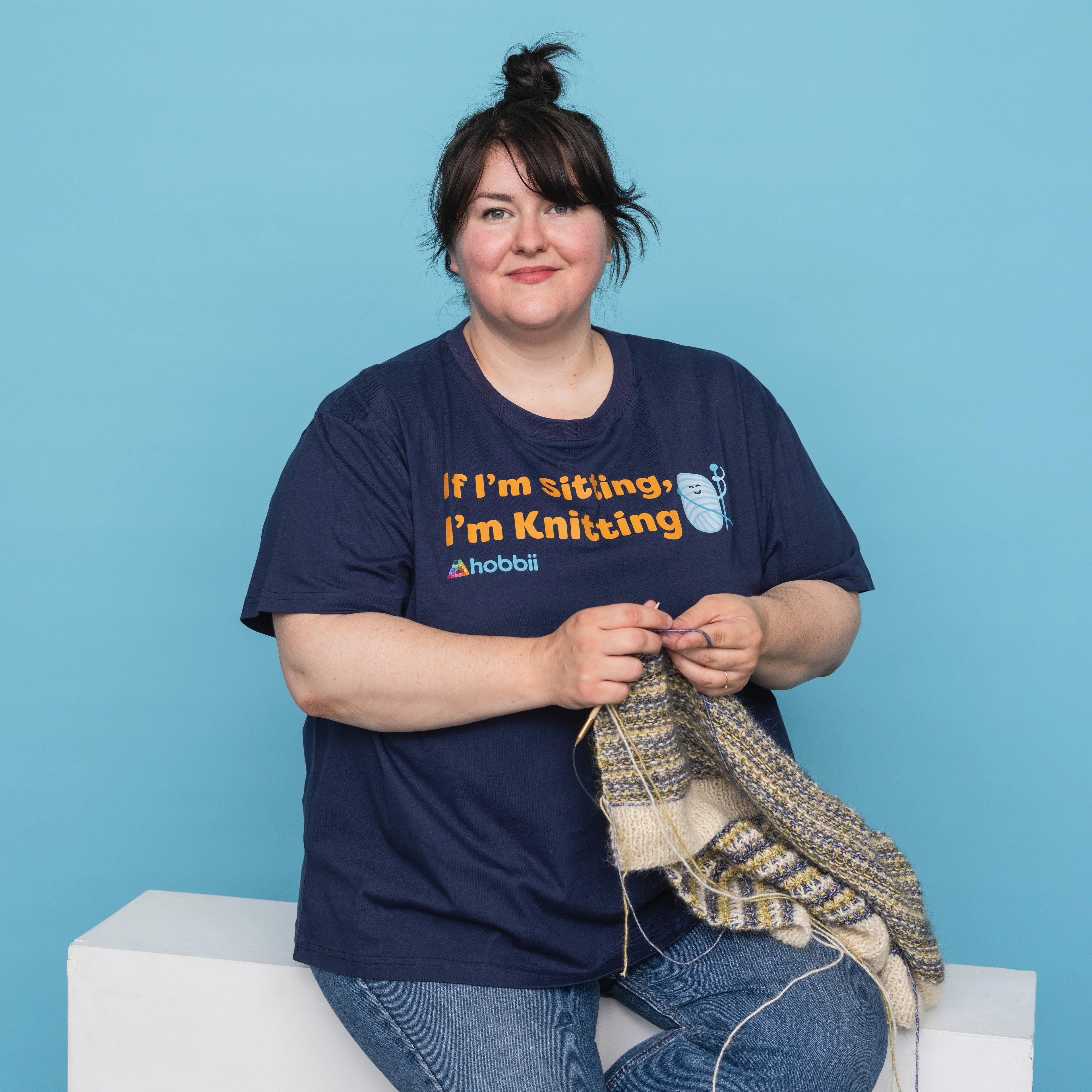 Sitting Knitting T-shirt - Yarniis (Edizione limitata) - Image 3