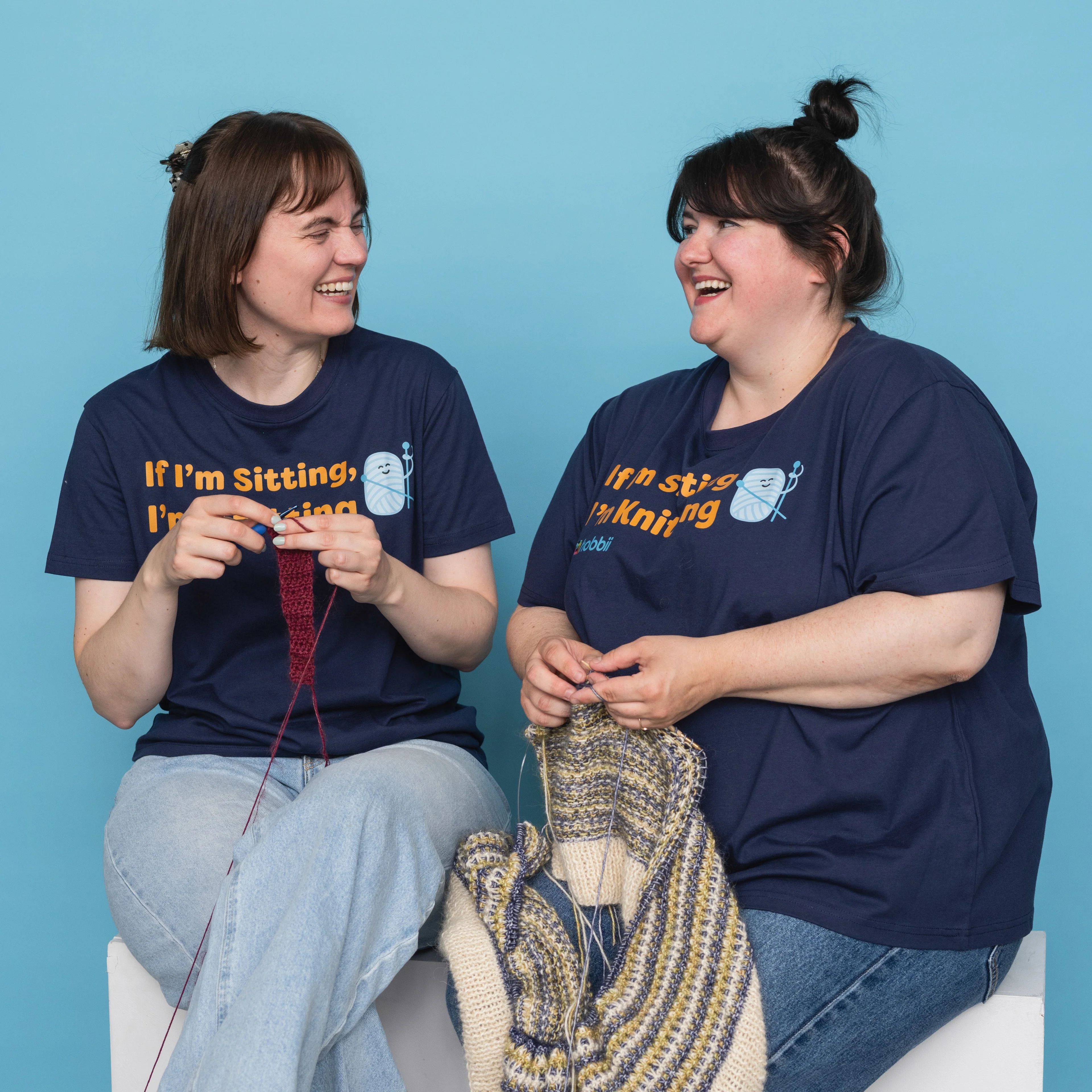 Sitting Knitting T-shirt - Yarniis (Edizione limitata) - Image 7