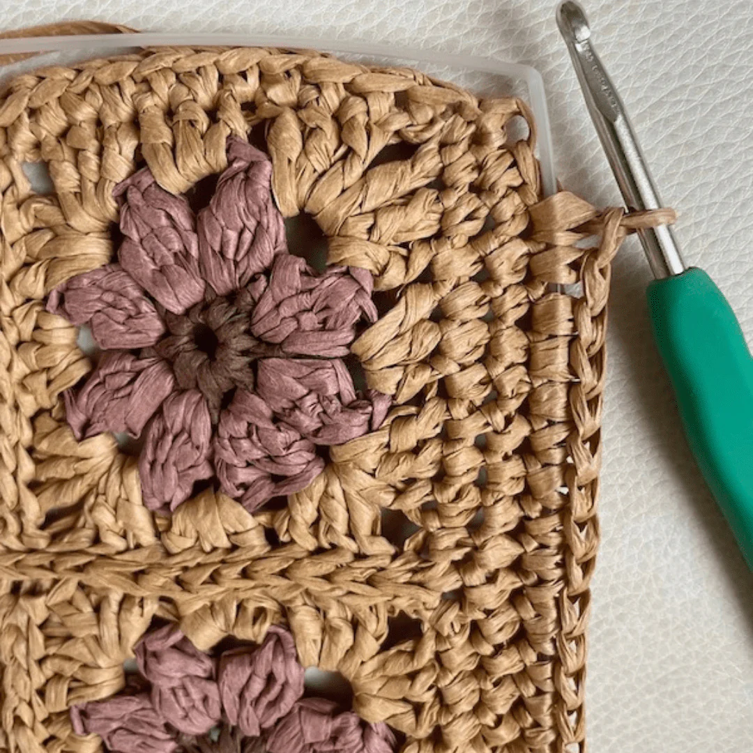 Daisy - Crossbody Bag - Image 13