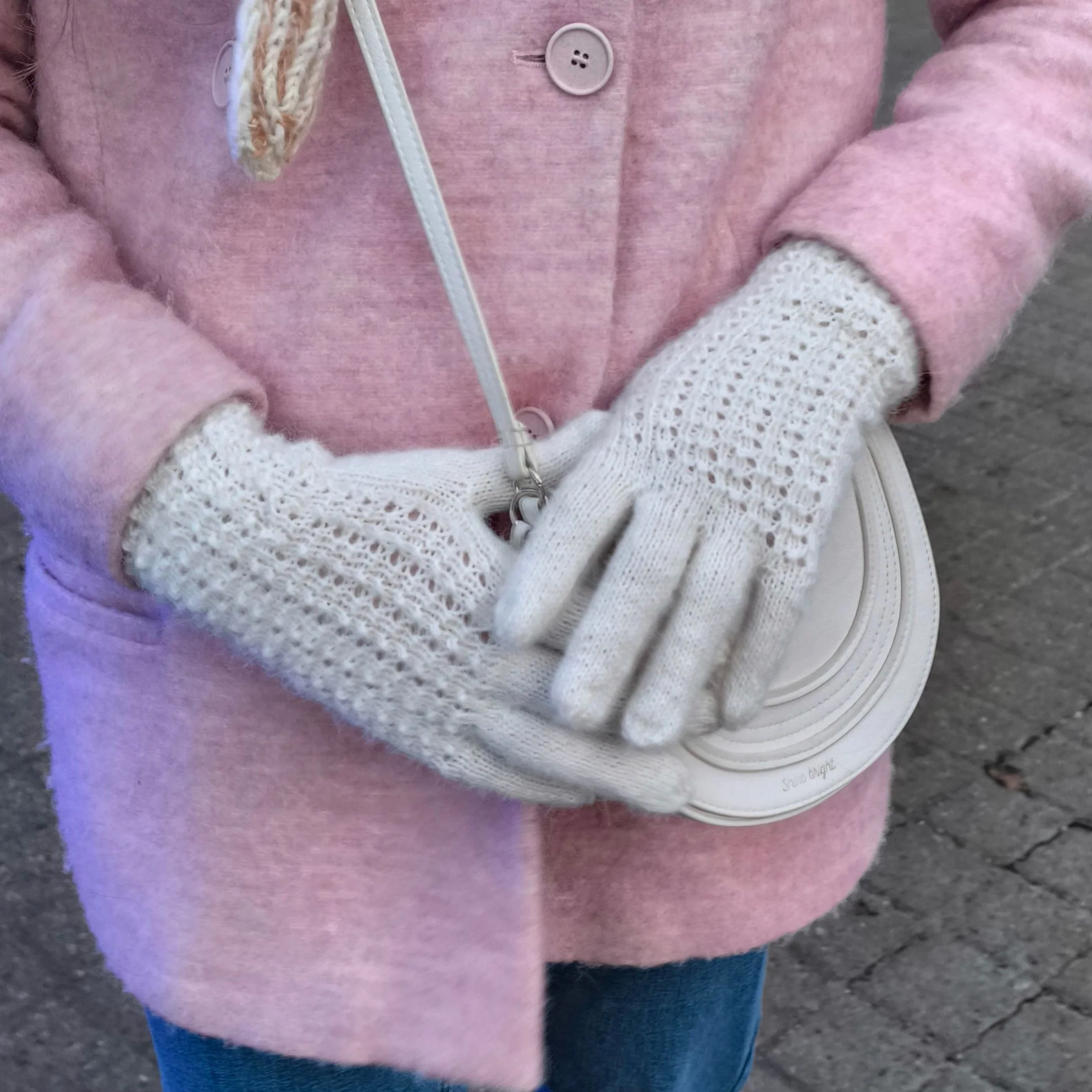 Snow Gloves - Image 4